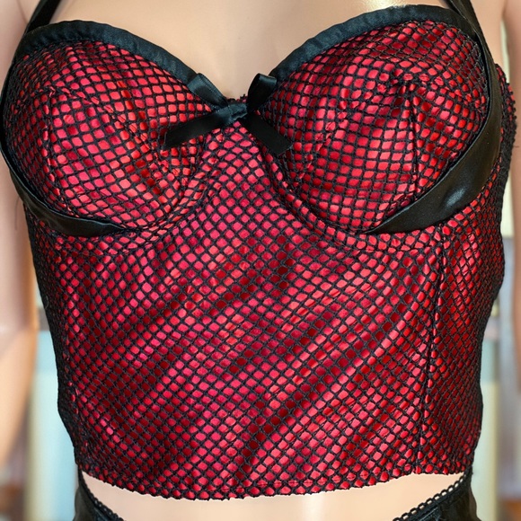 Versatile fashions two piece set - Picture 2 of 8